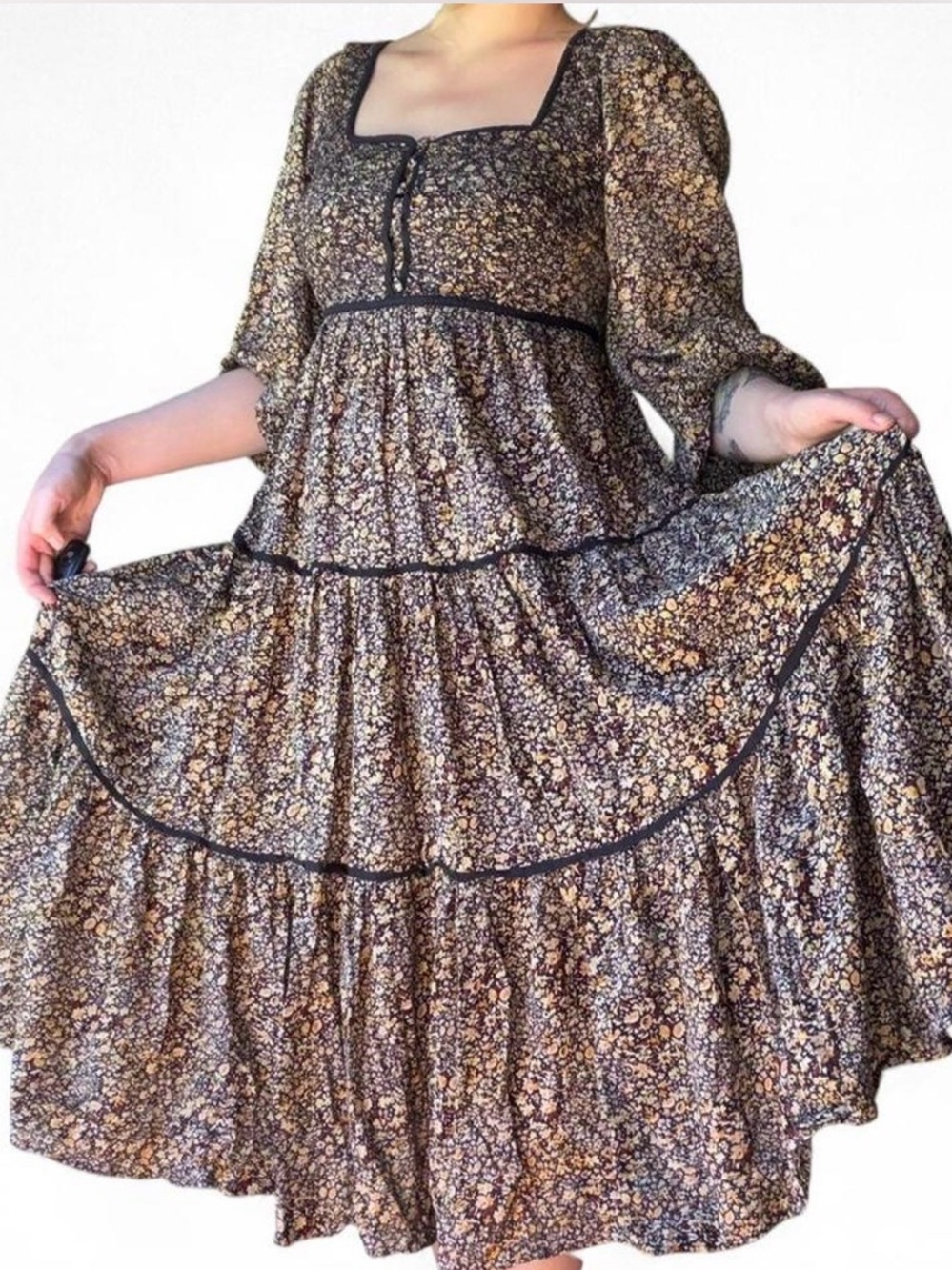 Madewell Embroidered Tiered Midi Dress in Cottage Garden. Size 8